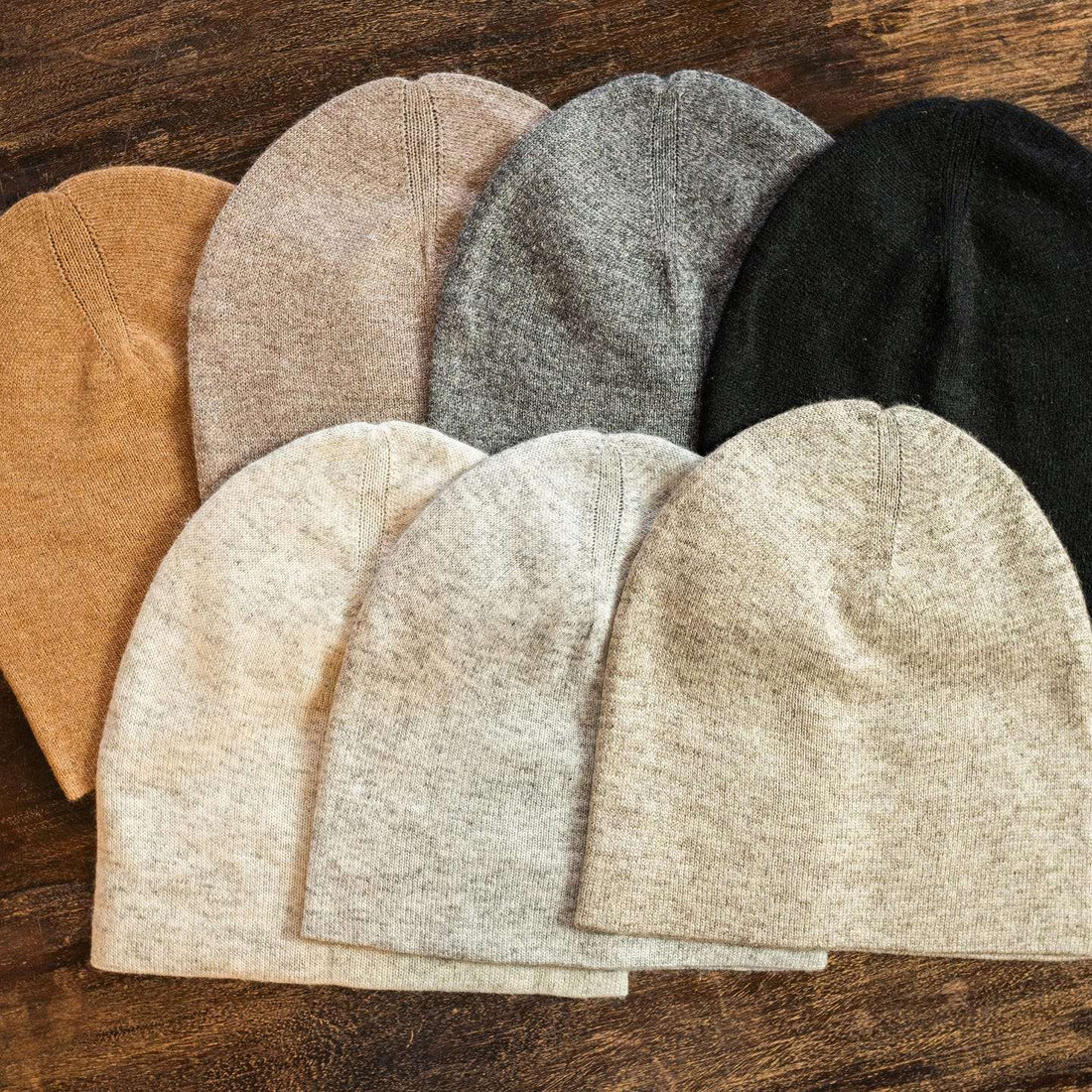 Cappello in cashmere berretto liscio bianco-grigio