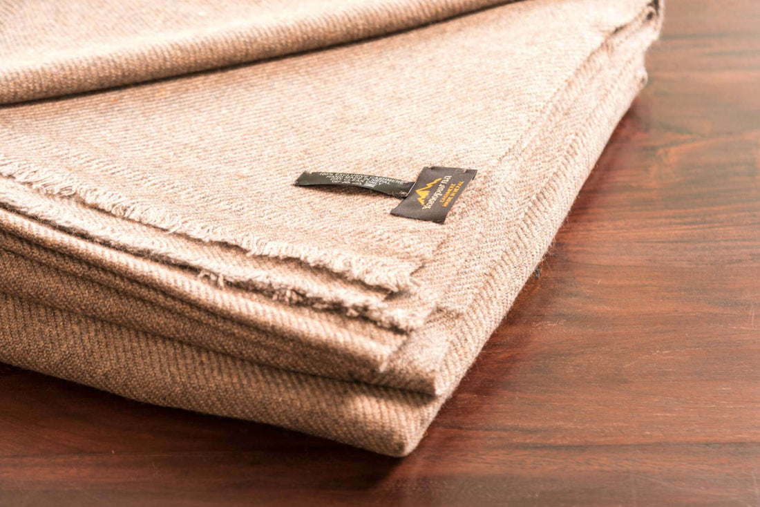 Coperta in cashmere tinta unita testa di moro