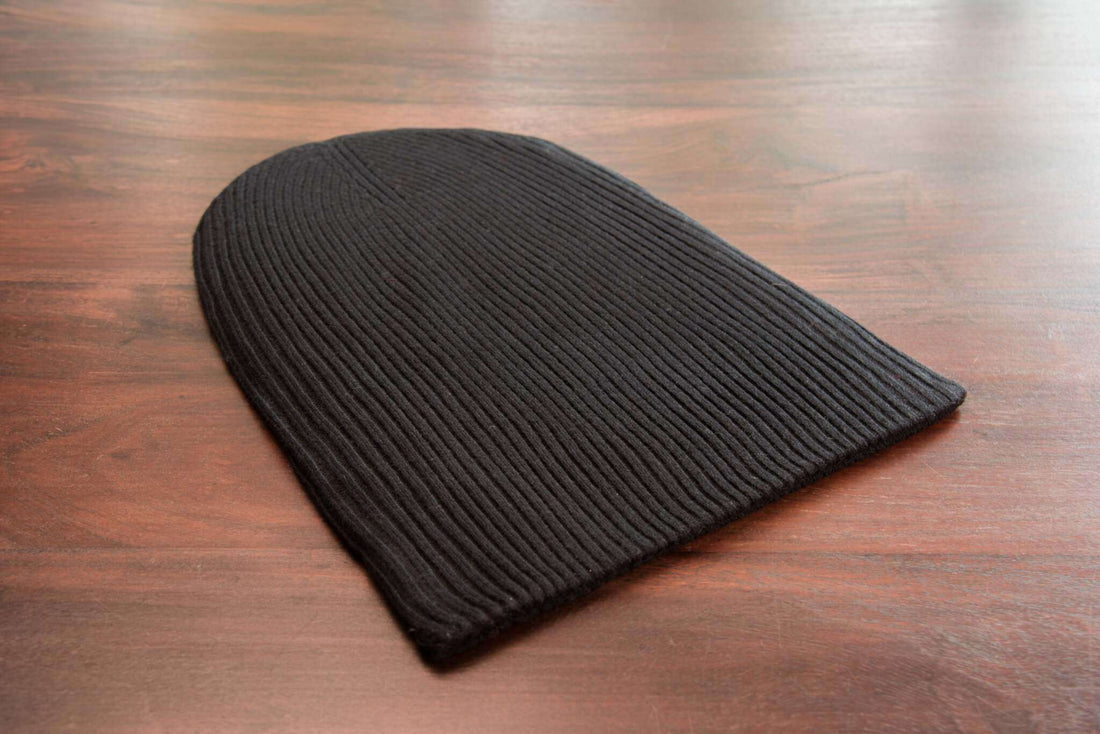Berretto in cashmere a coste con polsino - nero 