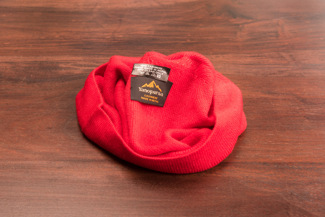 Cappello in cashmere berretto liscio rosso