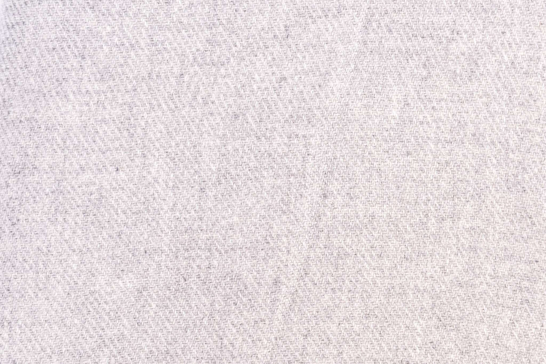 Coperta in cashmere tinta unita grigia
