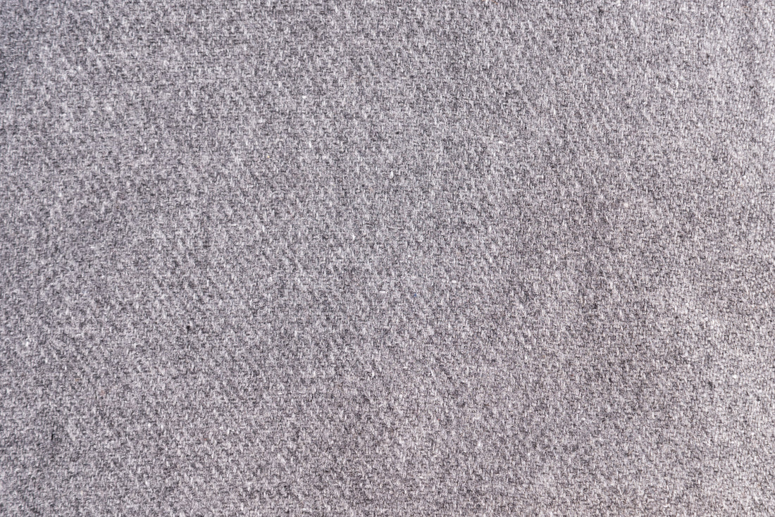 Coperta in cashmere tinta unita grigio scuro