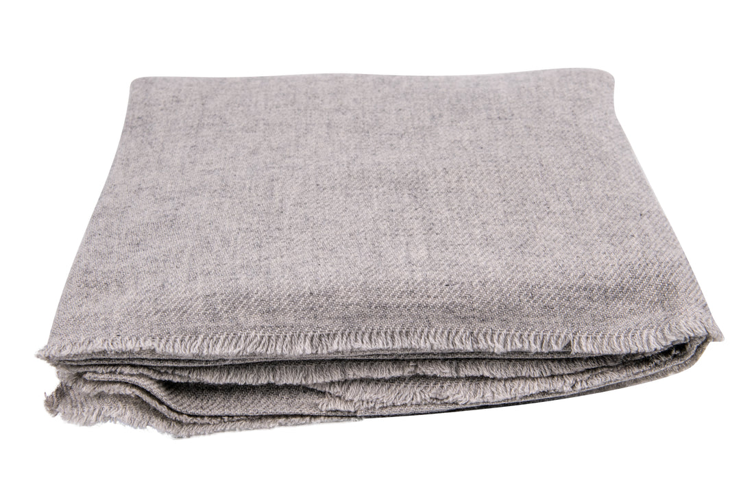 Coperta in cashmere tinta unita grigio chiaro