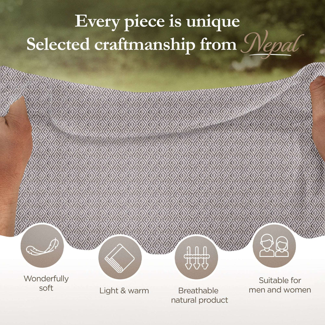 Sciarpa in cashmere grigio scuro con fantasia a quadri