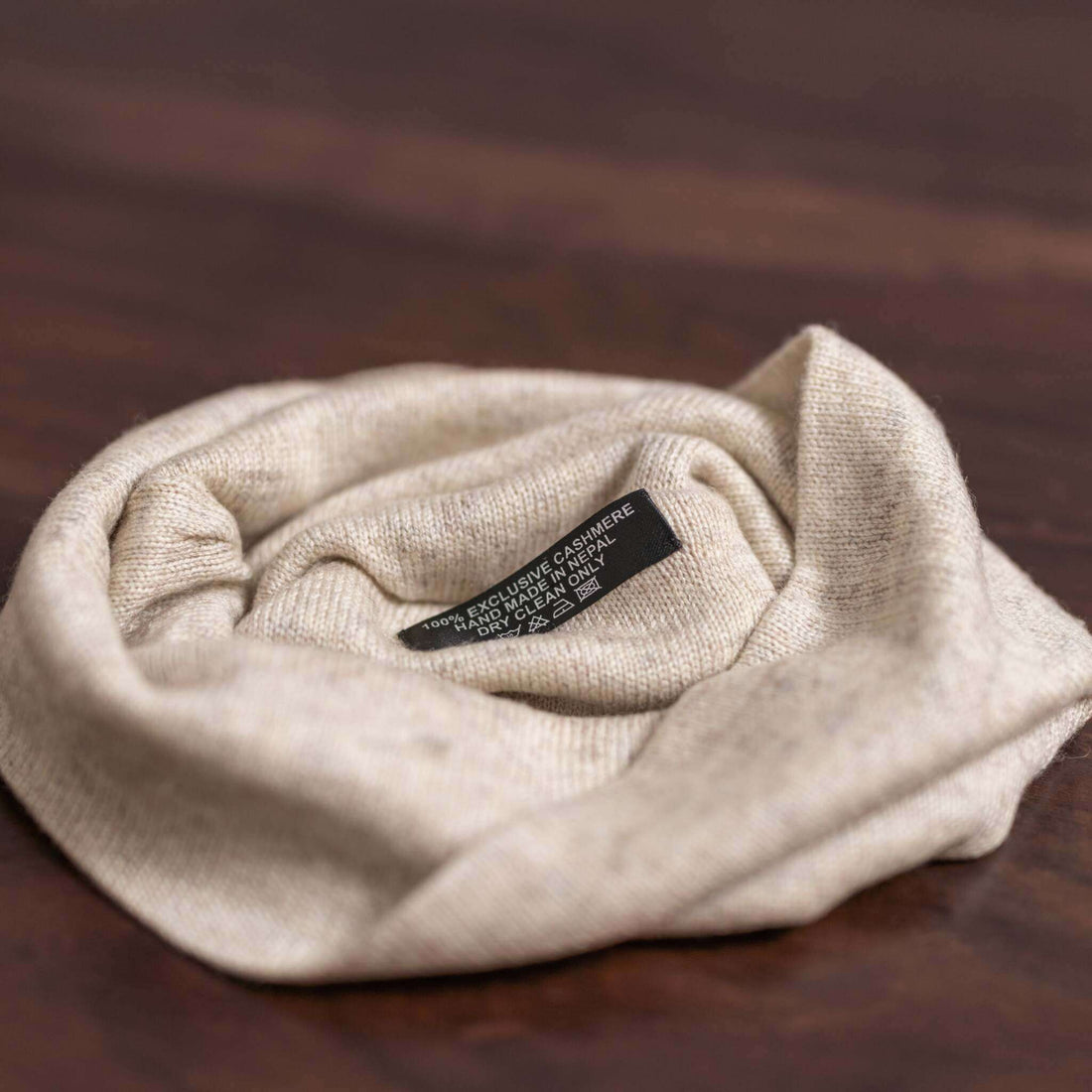 Cappello in cashmere berretto liscio beige